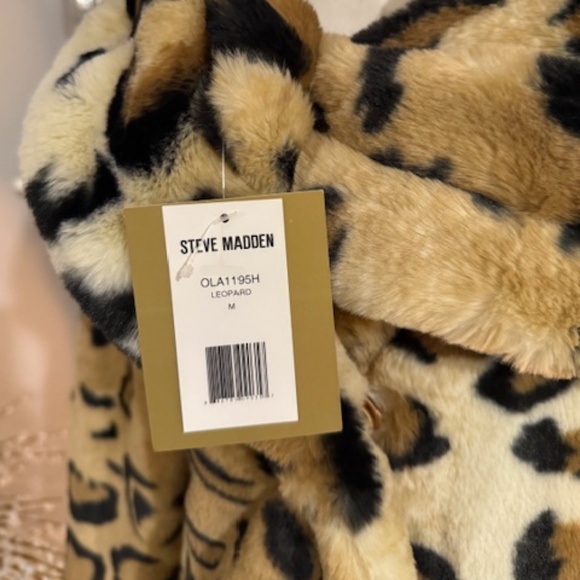 Steve Madden Faux Fur Leopard Coat - Picture 4 of 5
